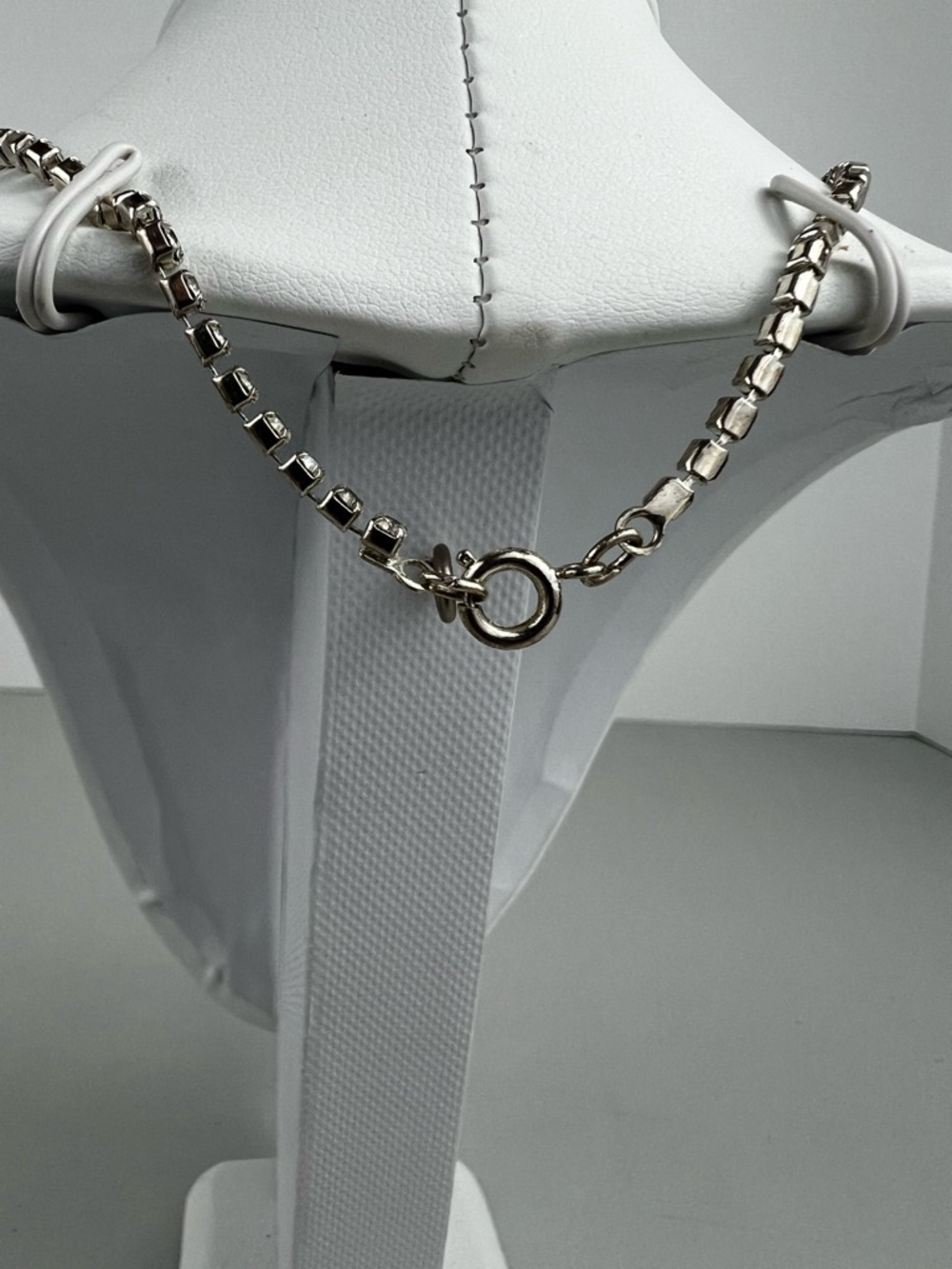 Vintage Rhinestone Necklace - Picture 5 of 9